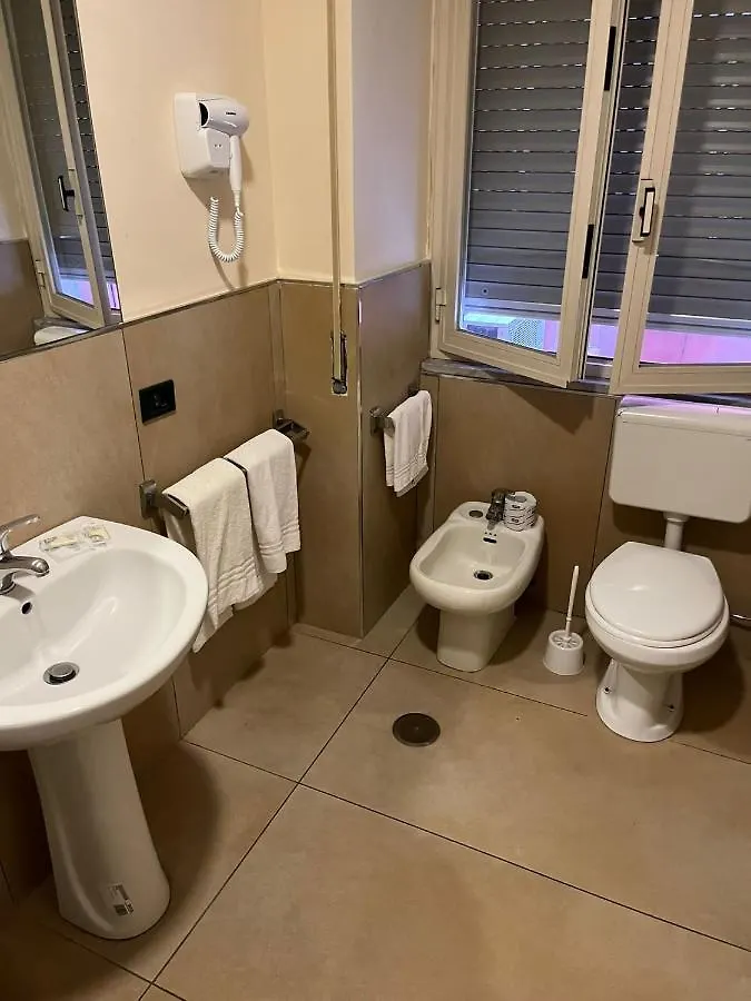 Hotel Porta A Porta 0*, Naples