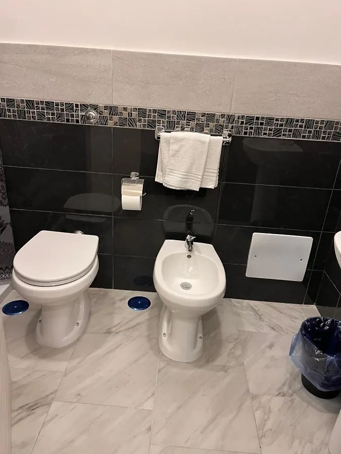 Hotel Porta A Porta 0*, Неаполь Италия